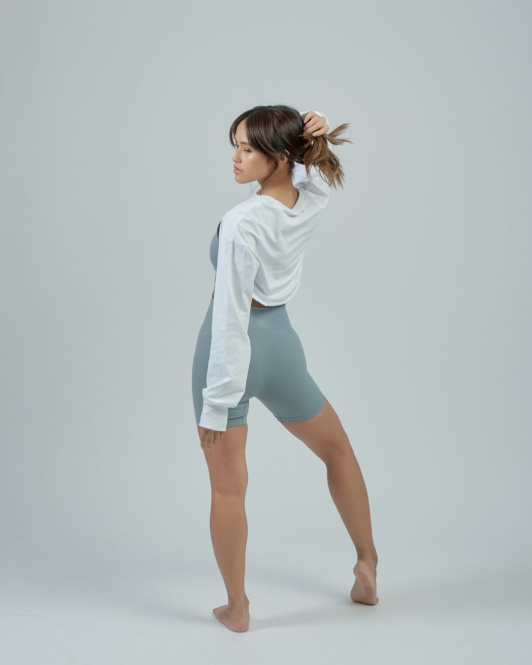 【IONSEOUL】Lukas Crop Sweatshirt 4JH487 Ultra-Crop Pullover – INEX Active
